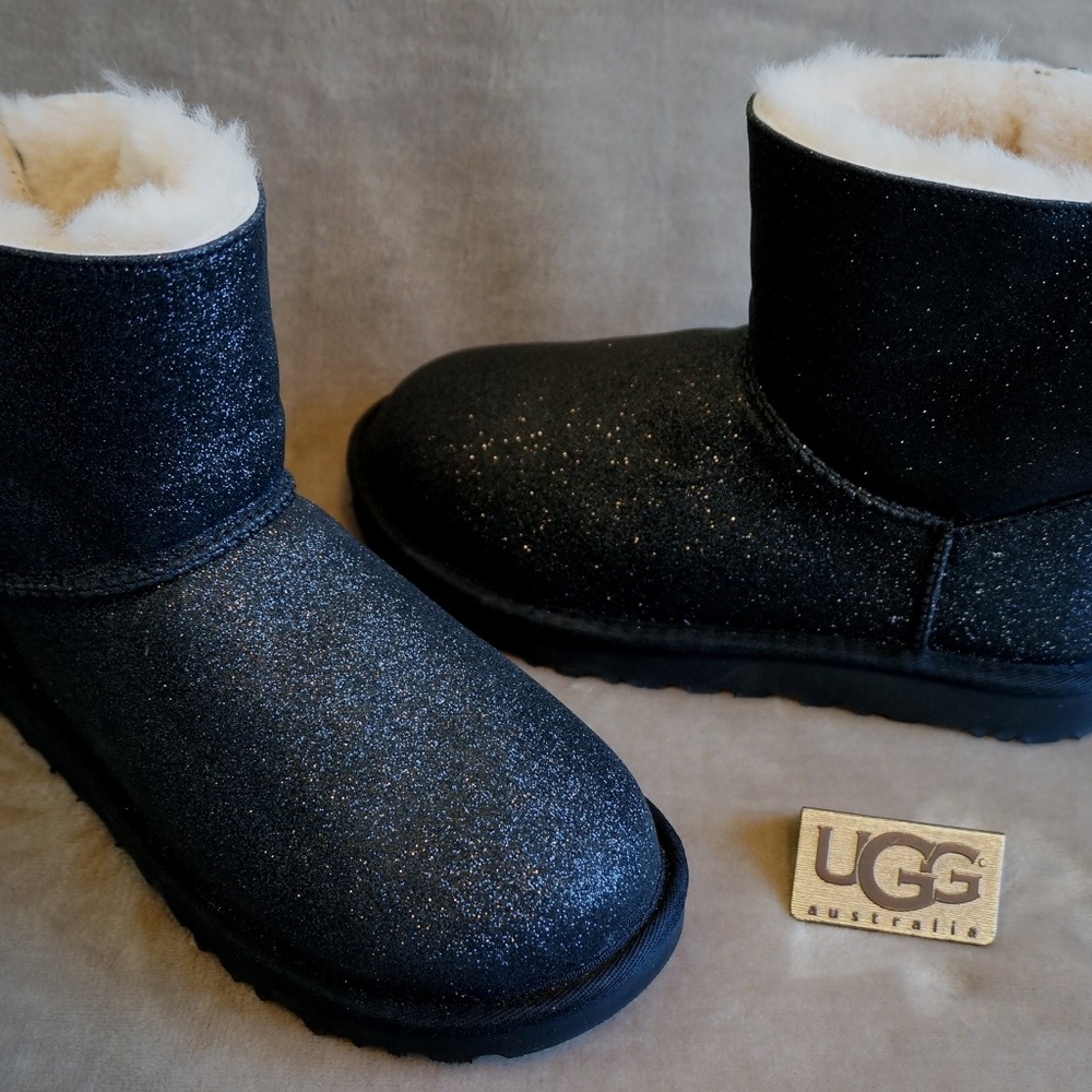 UGG - - MINI BAILEY BOW SPARKLE BOOTS US 7